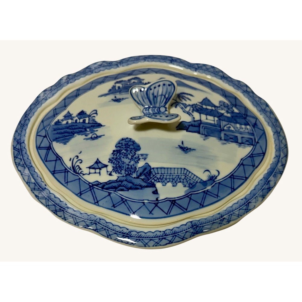 Vintage Chinese Export Canton Blue White Porcelain Covered Vegetable Tureen 11"